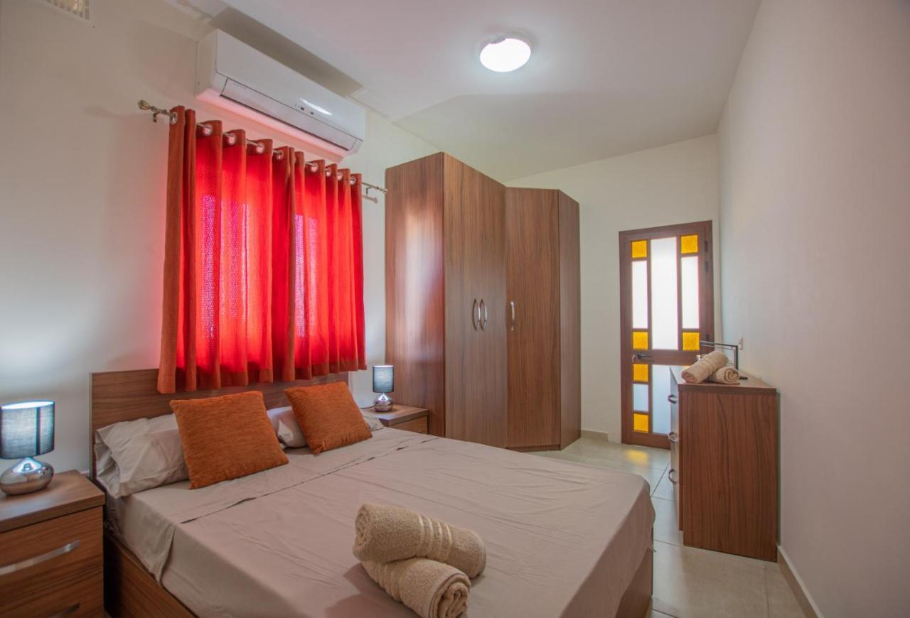 Апартаменты Kernice Penthouse With Sea And Country Views Of Xghajra