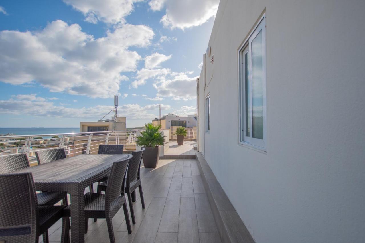 Kernice Penthouse With Sea And Country Views Of Xghajra