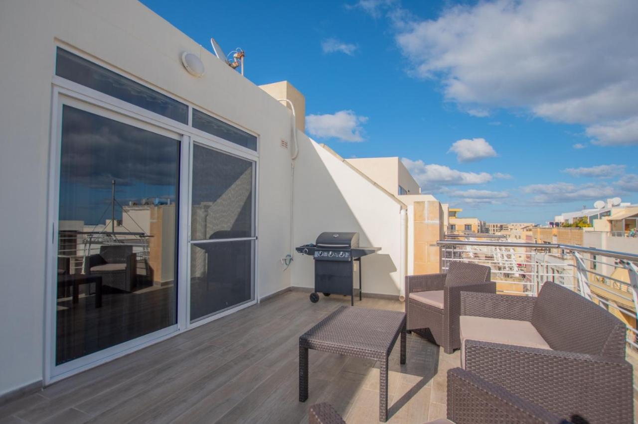 Kernice Penthouse With Sea And Country Views Of Apartment Xghajra
